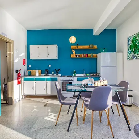 Unique Xemxija Bay 2bedroom, 5m To Sea شقة *